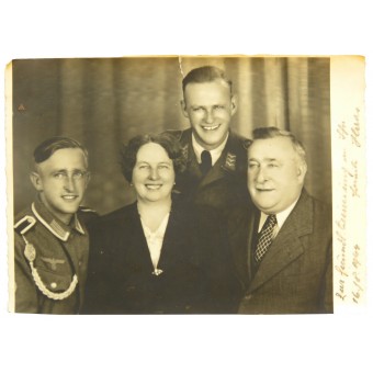 Wehrmacht Unteroffizier y Obergefreiter Luftwaffe con los padres. Espenlaub militaria